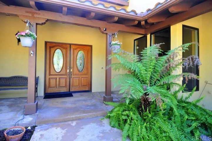 27690 Alps Lane, Escondido, California 92026