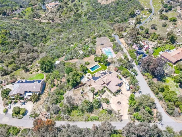 27690 Alps Lane, Escondido, California 92026