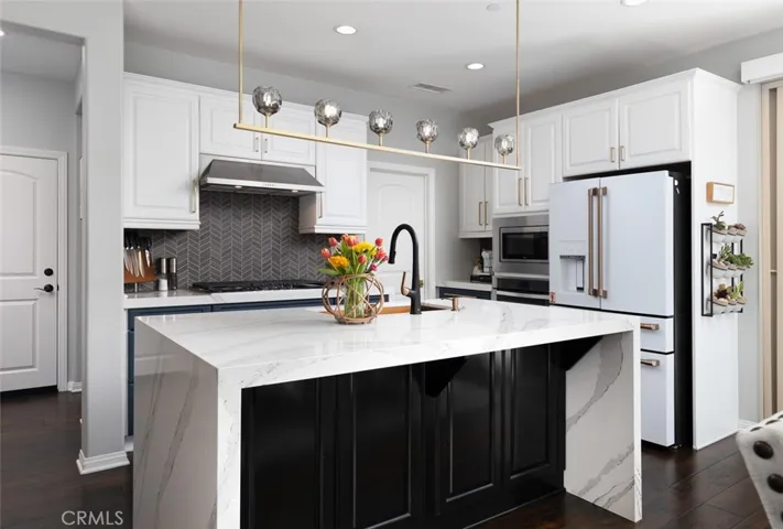 193 Barnes Road, Tustin, California 92782