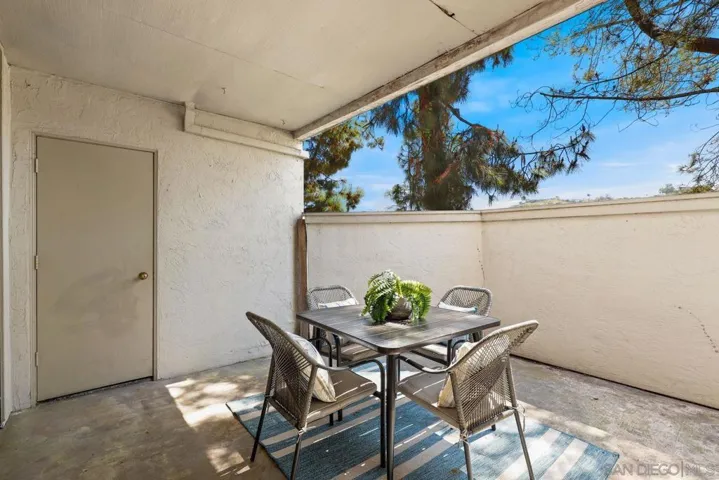 2204 River Run Dr 20, San Diego, California 92108