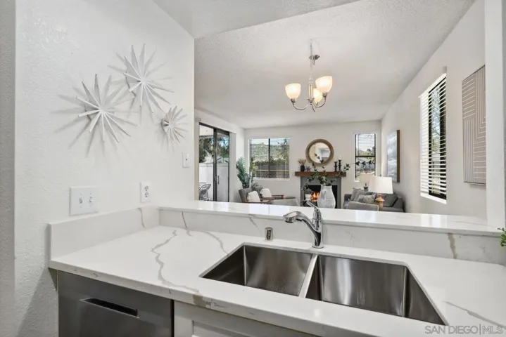 2204 River Run Dr 20, San Diego, California 92108