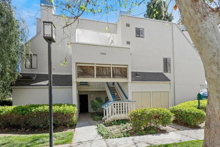 2204 River Run Dr 20, San Diego, California 92108