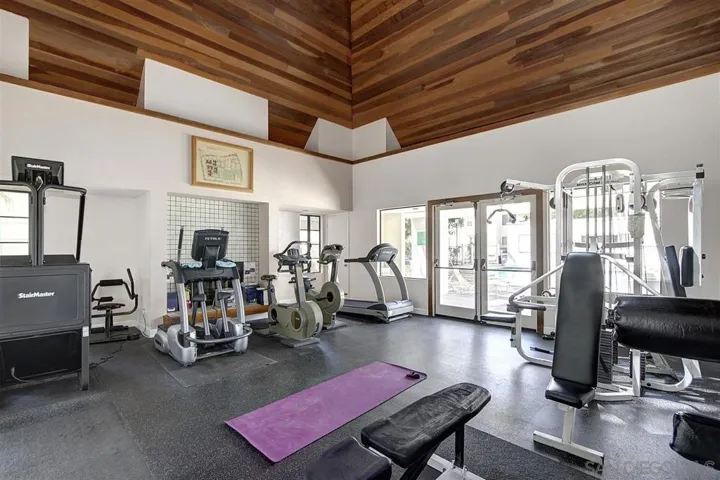 2204 River Run Dr 20, San Diego, California 92108