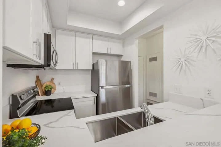 2204 River Run Dr 20, San Diego, California 92108