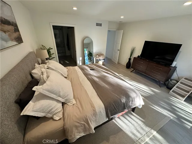 16 Holly Street, Irvine, California 92612