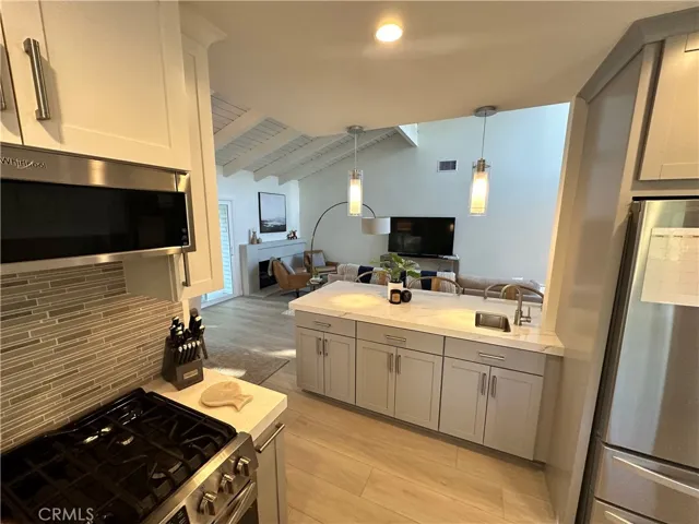 16 Holly Street, Irvine, California 92612
