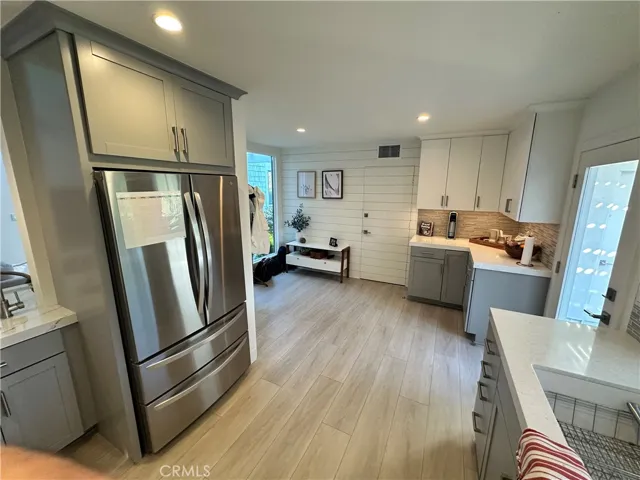 16 Holly Street, Irvine, California 92612