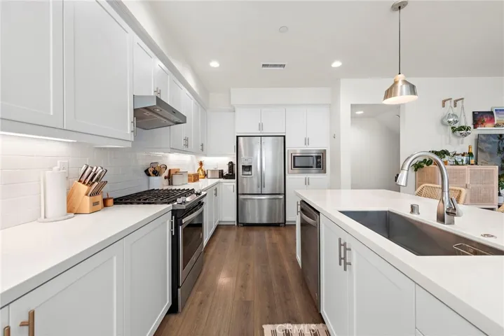 101 Fable, Irvine, California 92618