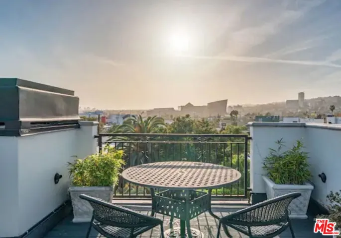 632 N Kings Road 102, West Hollywood, California 90048