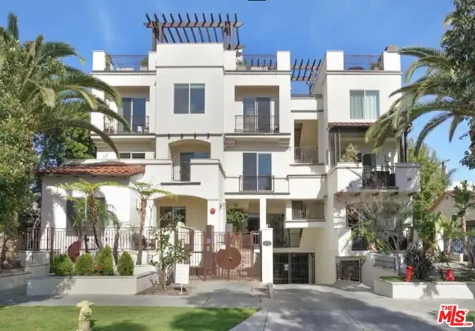 632 N Kings Road 102, West Hollywood, California 90048