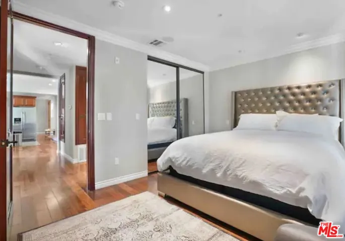 632 N Kings Road 102, West Hollywood, California 90048
