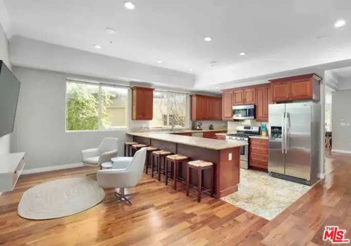 632 N Kings Road 102, West Hollywood, California 90048