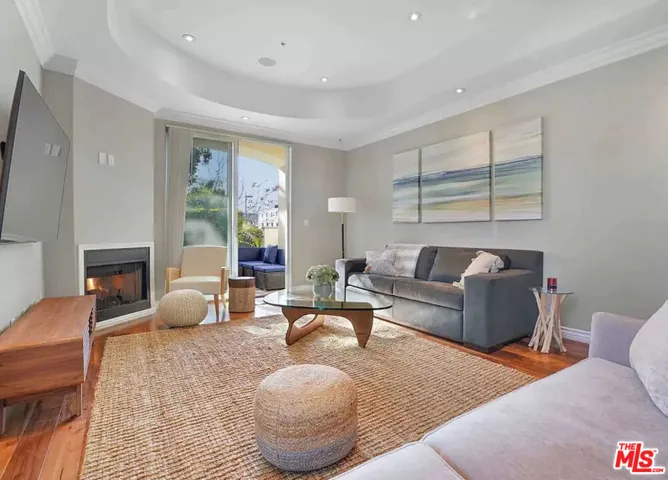 632 N Kings Road 102, West Hollywood, California 90048