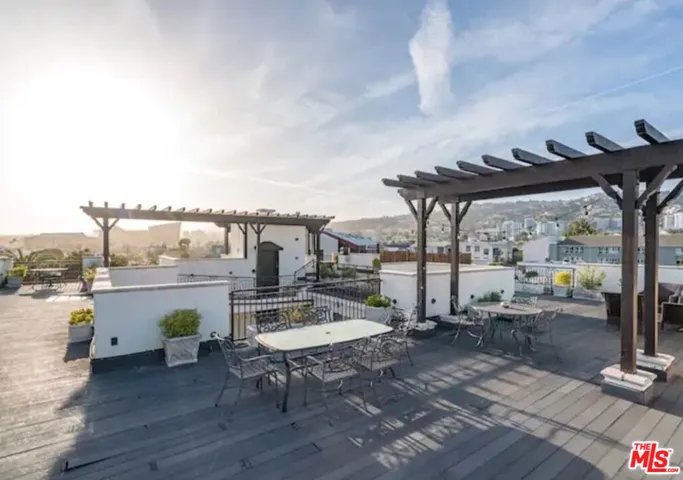 632 N Kings Road 102, West Hollywood, California 90048
