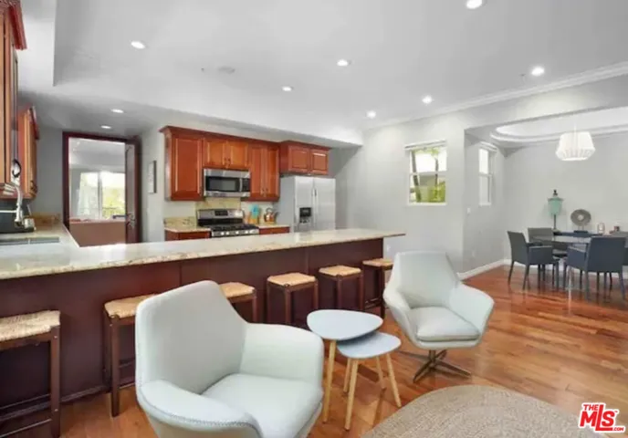 632 N Kings Road 102, West Hollywood, California 90048