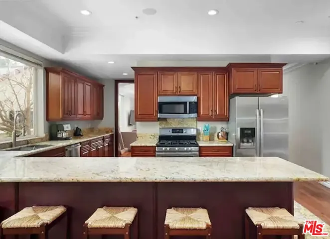632 N Kings Road 102, West Hollywood, California 90048