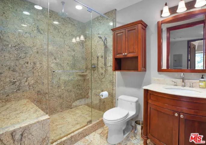 632 N Kings Road 102, West Hollywood, California 90048