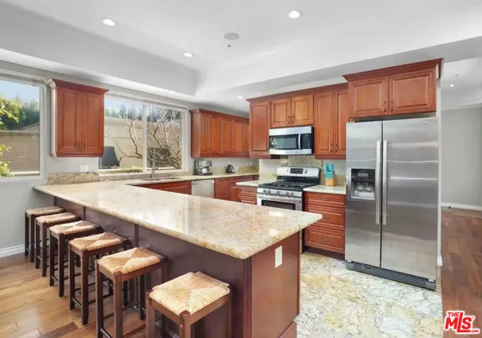 632 N Kings Road 102, West Hollywood, California 90048