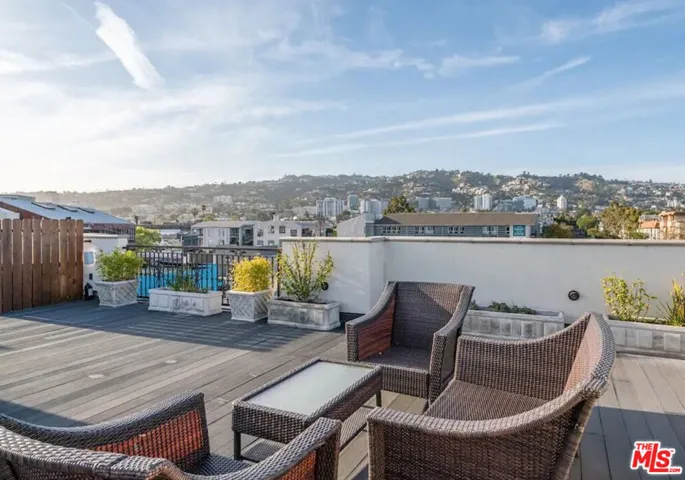 632 N Kings Road 102, West Hollywood, California 90048