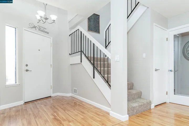 35 Sapphire Ct., Hercules, California 94547