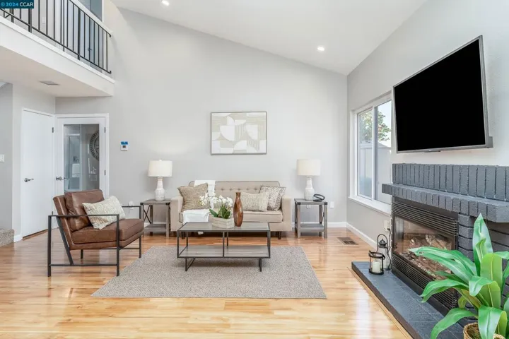 35 Sapphire Ct., Hercules, California 94547