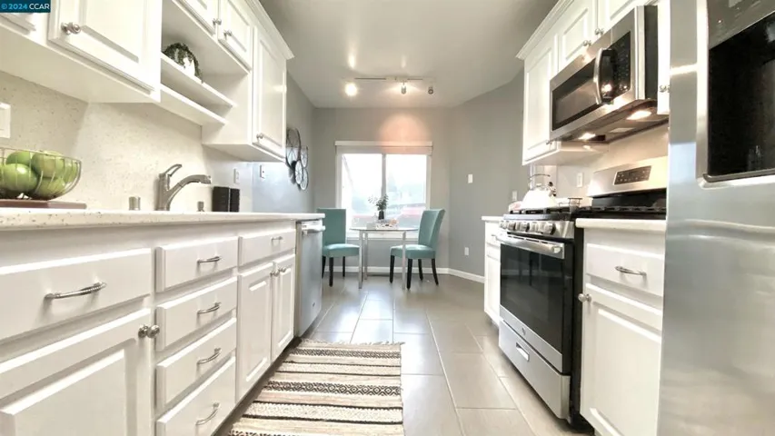 35 Sapphire Ct., Hercules, California 94547