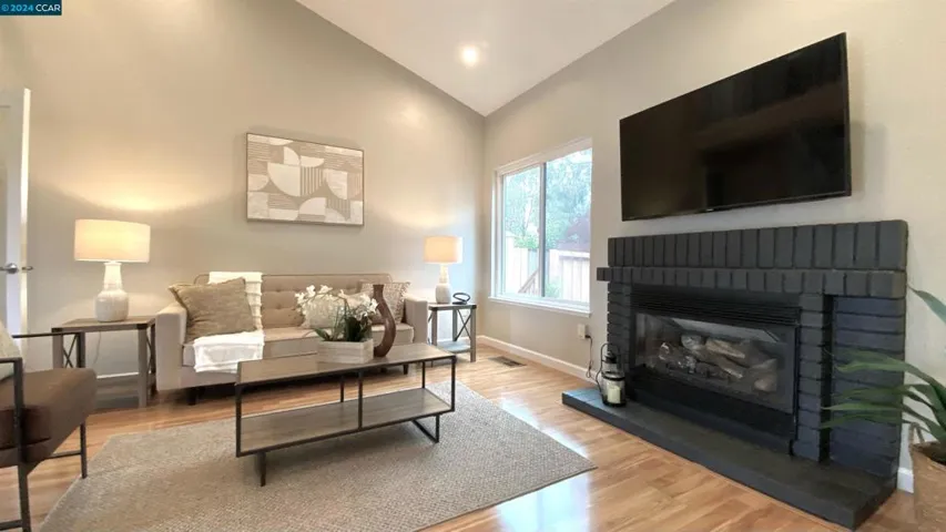 35 Sapphire Ct., Hercules, California 94547