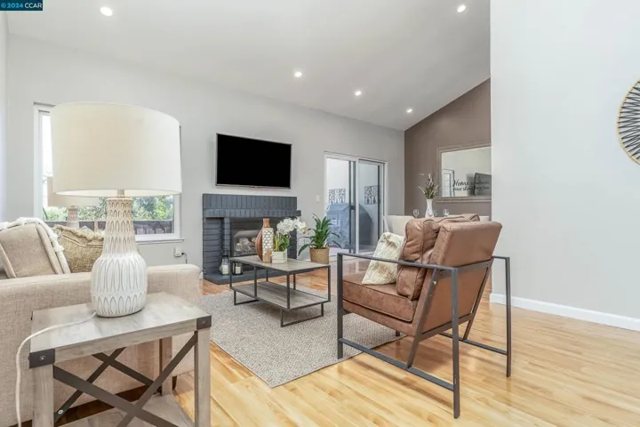 35 Sapphire Ct., Hercules, California 94547