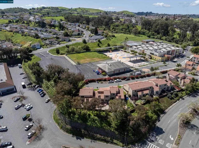 35 Sapphire Ct., Hercules, California 94547