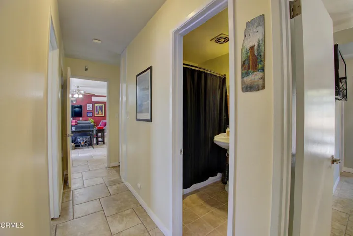 Hall to bedrooms/laundry room/hall bath