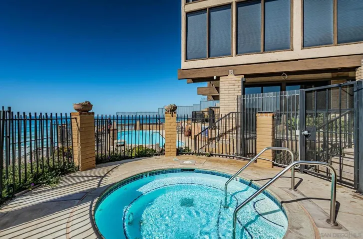 190 Del Mar Shores Ter 58, Solana Beach, California 92075