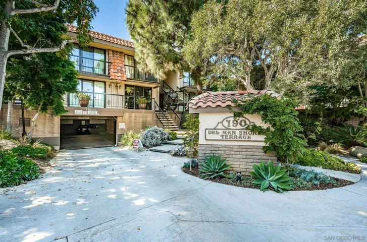 190 Del Mar Shores Ter 58, Solana Beach, California 92075