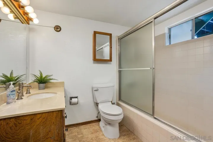 390 Vista Del Indio, Fallbrook, California 92028
