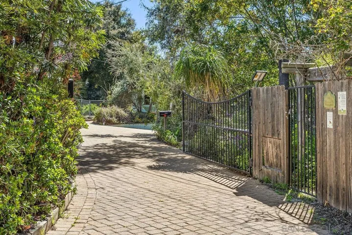 390 Vista Del Indio, Fallbrook, California 92028