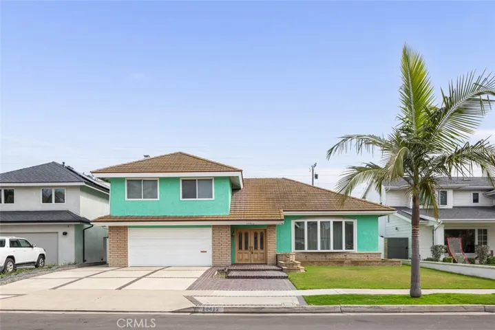 20422 Ravenwood Lane, Huntington Beach, California 92646