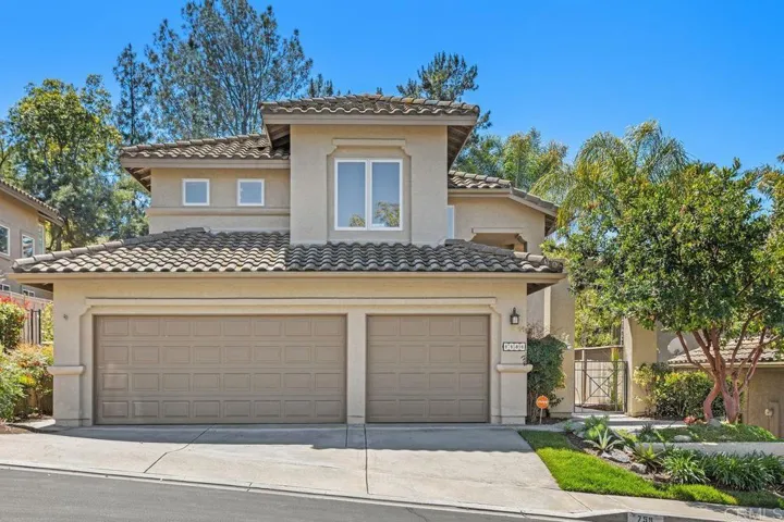 759 Calle Montera, Escondido, California 92025