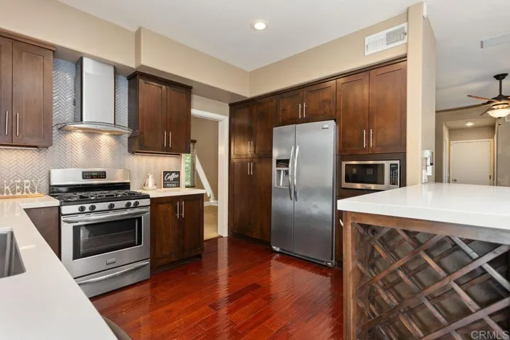 759 Calle Montera, Escondido, California 92025