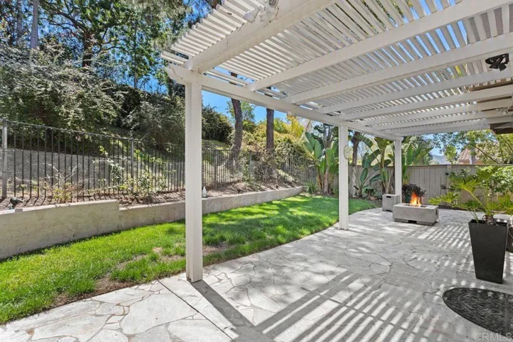 759 Calle Montera, Escondido, California 92025