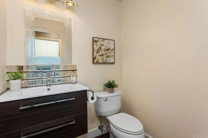 759 Calle Montera, Escondido, California 92025