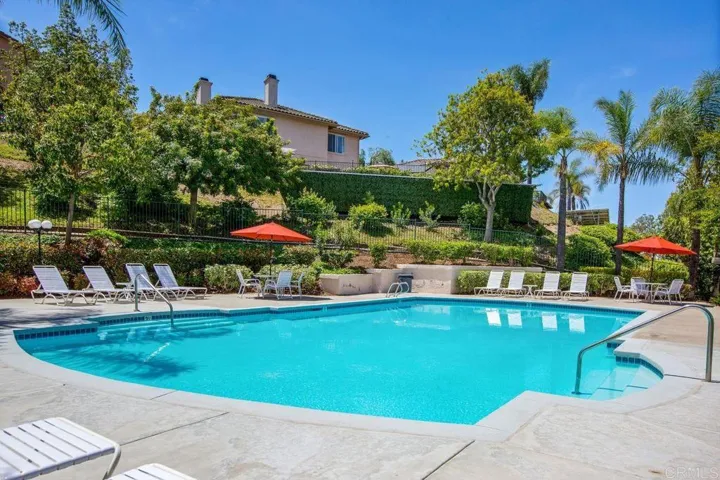 759 Calle Montera, Escondido, California 92025