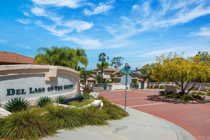 759 Calle Montera, Escondido, California 92025
