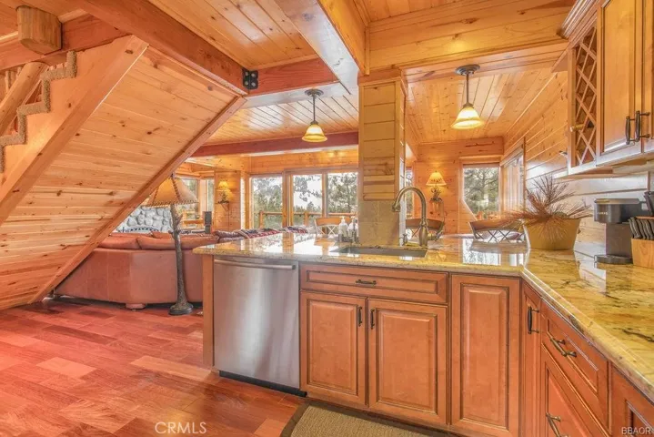 43478 Sheephorn Road, Big Bear Lake, California 92315
