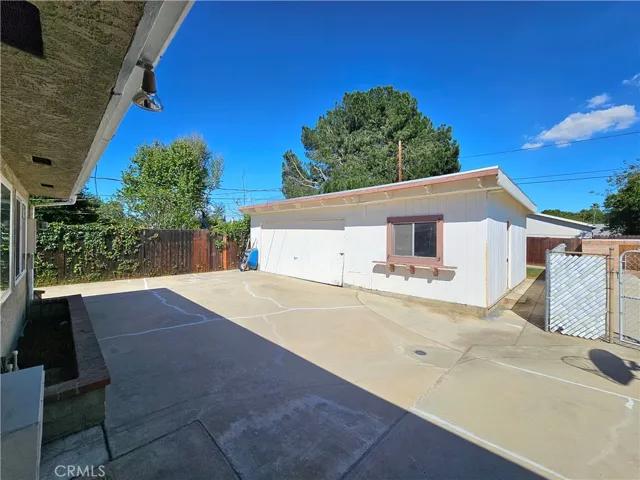 8360 Quartz Avenue, Winnetka, California 91306