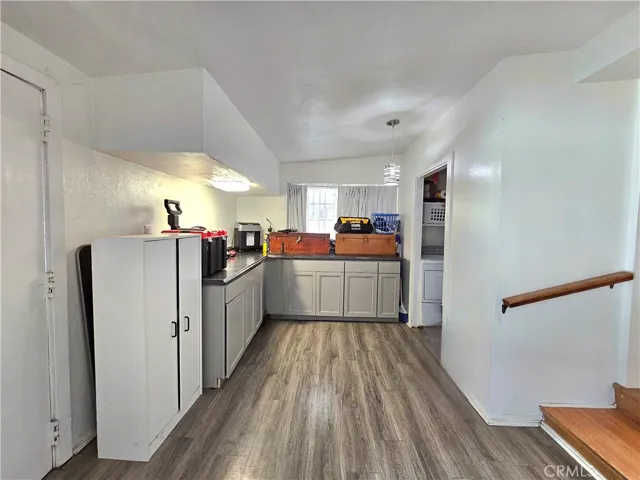 8360 Quartz Avenue, Winnetka, California 91306