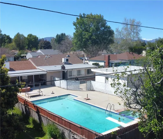 8360 Quartz Avenue, Winnetka, California 91306