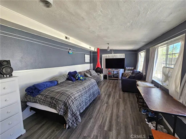 8360 Quartz Avenue, Winnetka, California 91306