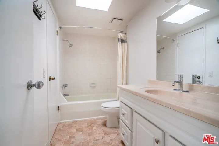 7301 Vista Del Mar B105, Playa Del Rey, California 90293