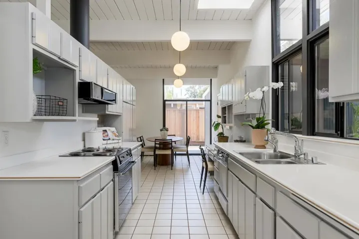 4171 Dake Avenue, Palo Alto, California 94306