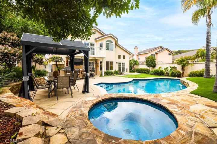 13 Riverview, Trabuco Canyon, California 92679