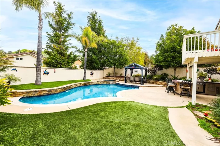 13 Riverview, Trabuco Canyon, California 92679